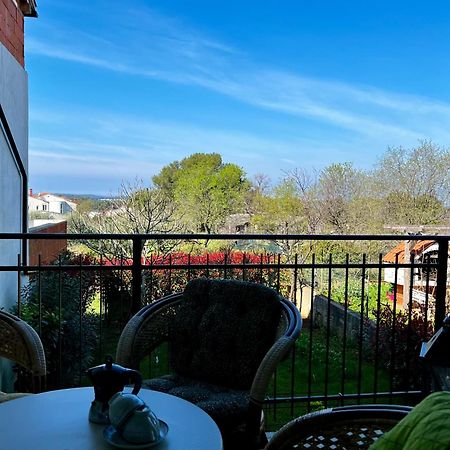 Eden Apartment Pula Luaran gambar