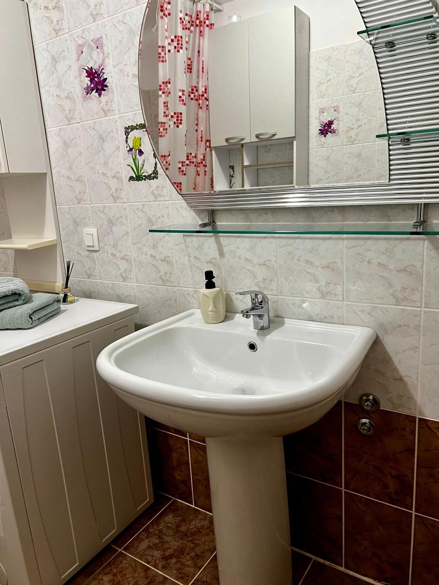Eden Apartment Pula Luaran gambar